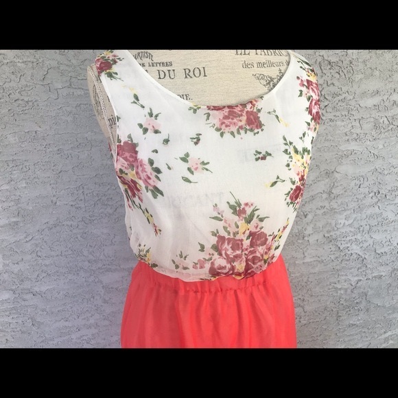 5/$20 SALE ✨ Semi-Sheer Lined Dress with Coral Pink Bottom and Floral Print Top - Picture 2 of 4